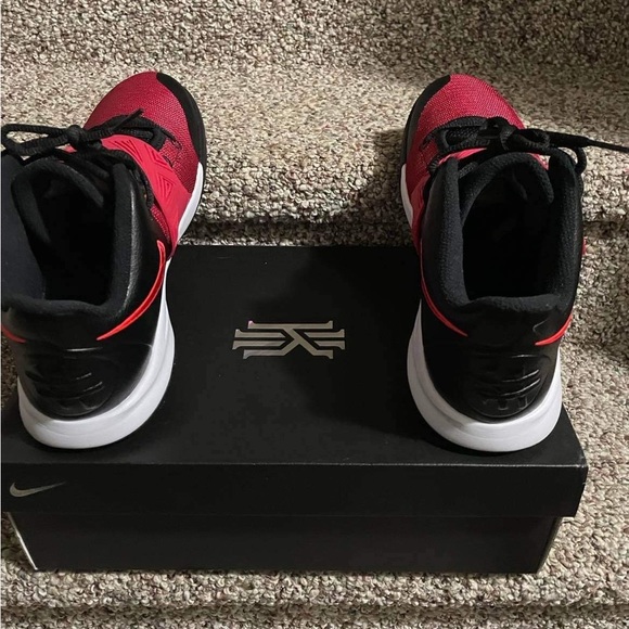 Kyrie fly trap 3 (brand new) - Picture 6 of 9